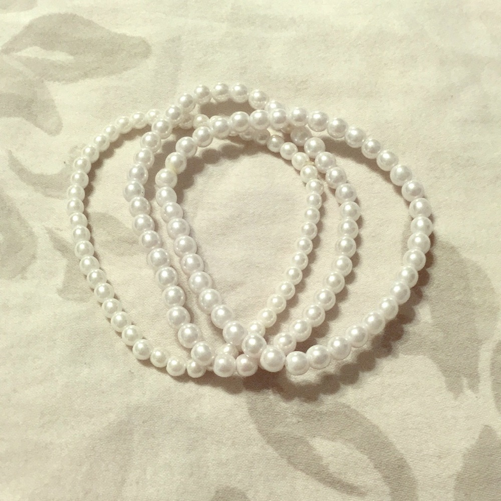 Pearl bracelet